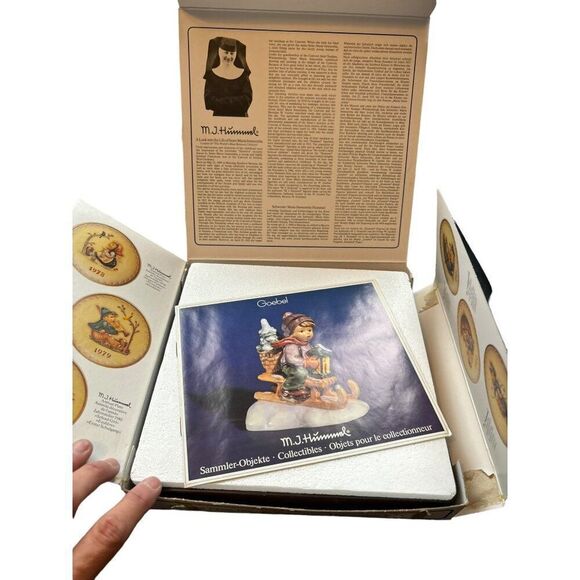 M.J. Hummel Annual Plate 1983 Thirteenth Edition In Bas-Relief With Original Box - Picture 4 of 6